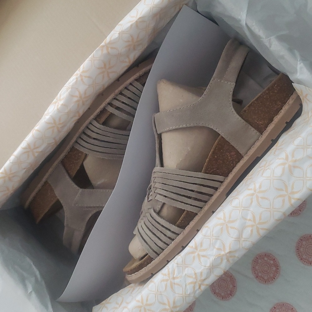 Comfortiva suede sandals / 8.5 - Picture 9 of 9